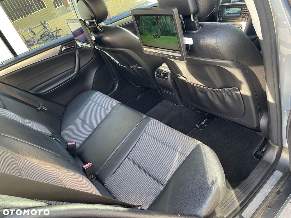 Mercedes-Benz Klasa C - 32