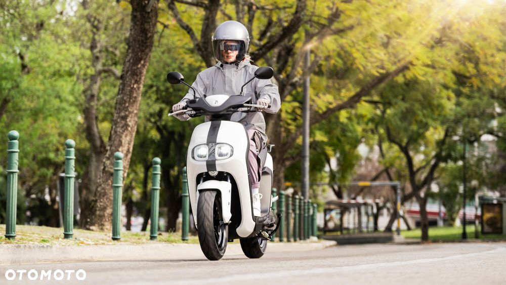 Yamaha Neos - 5