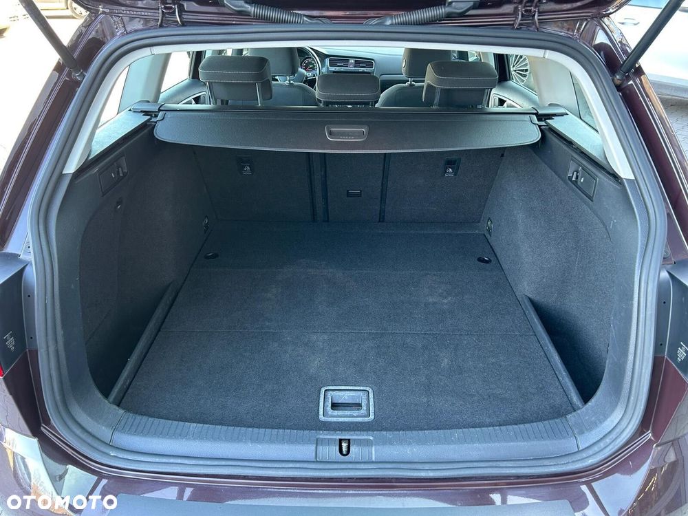 Volkswagen Golf - 10