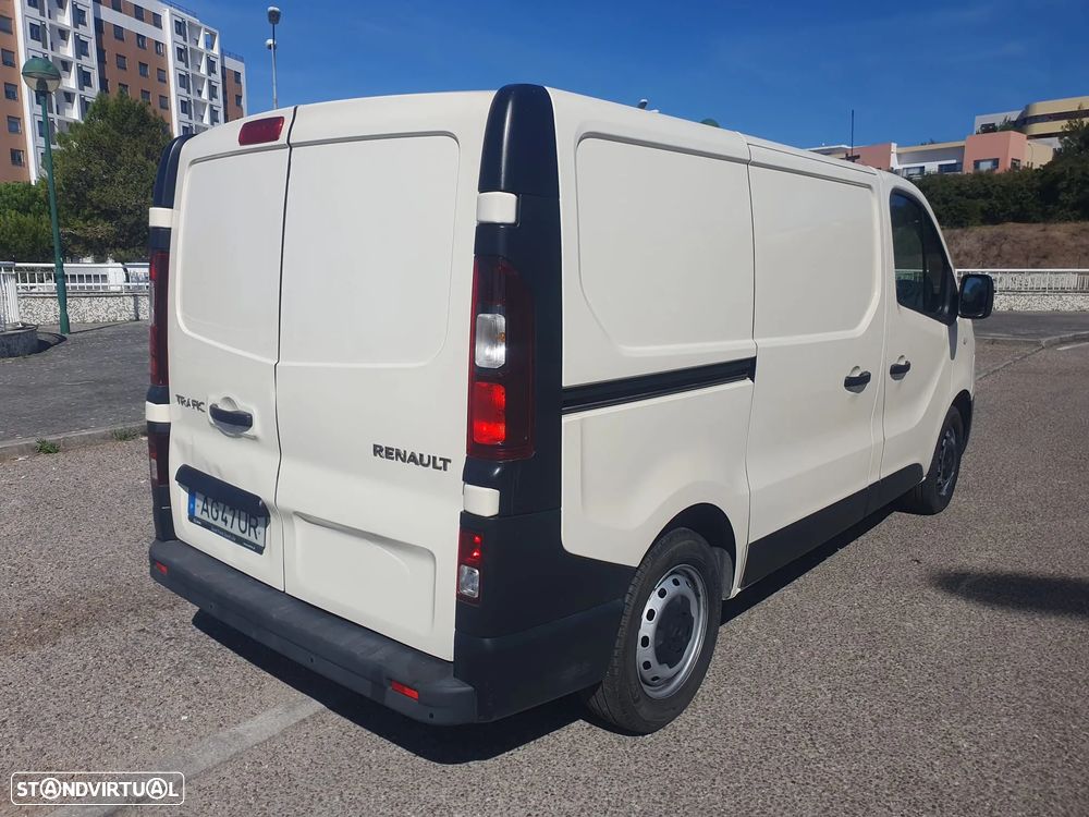Renault Trafic 2.0 dCi 120cv - 2 Portas Laterais - 3