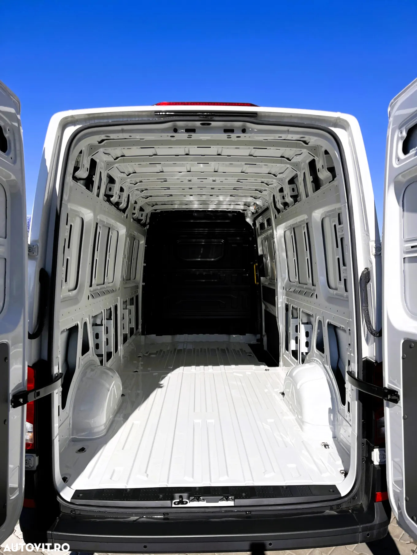 Volkswagen Crafter - 17