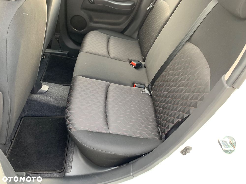 Mitsubishi Space Star - 10