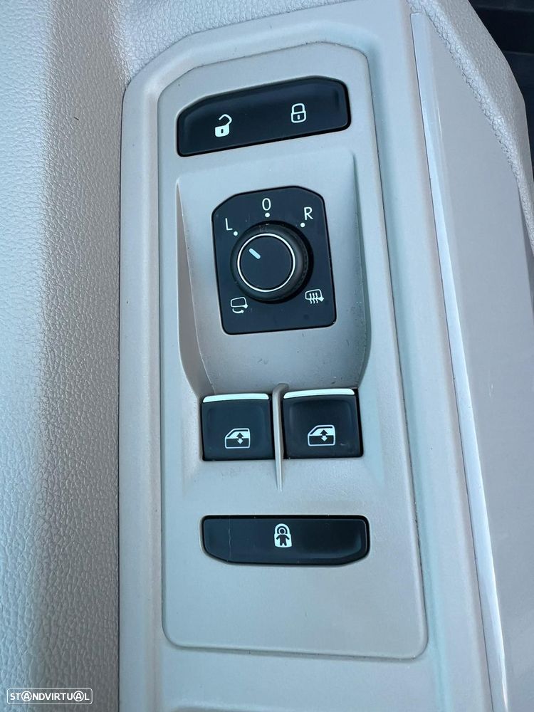 VW Multivan 1.5 TSI e-Hybrid Life DSG - 19