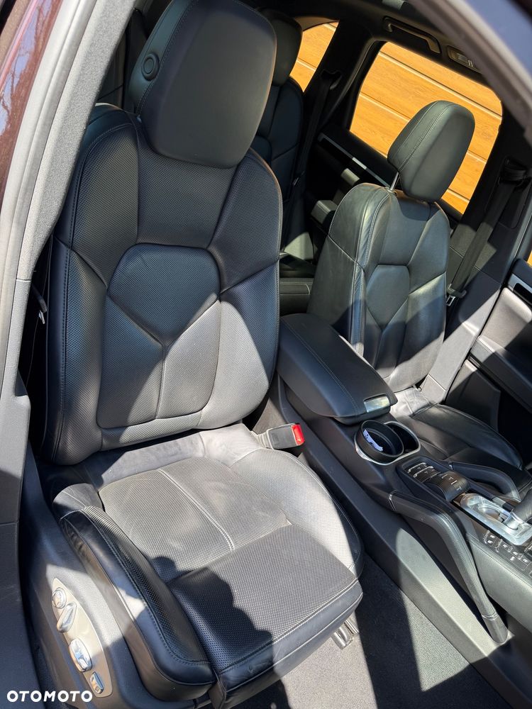 Porsche Cayenne S Hybrid - 20
