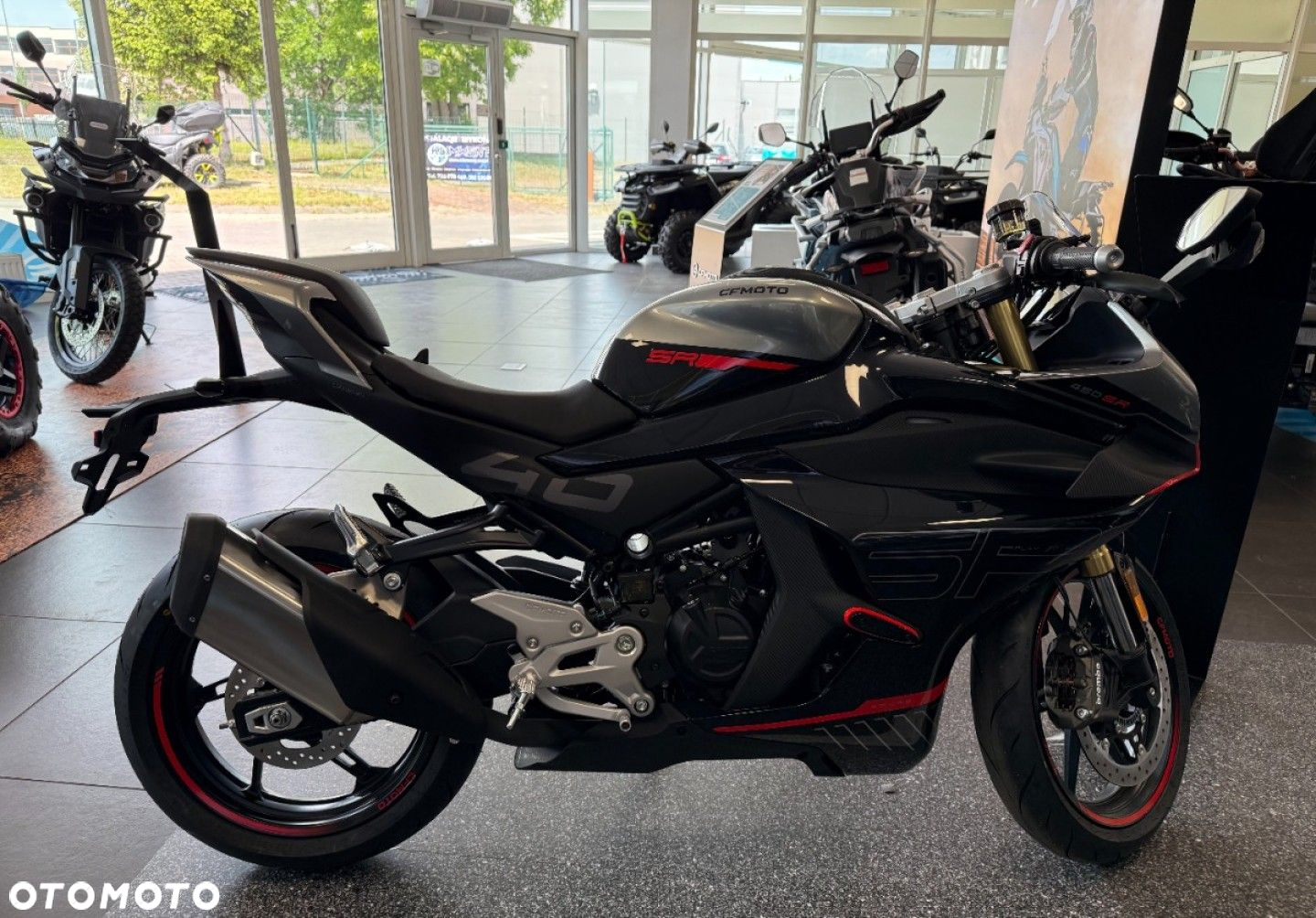 CFMoto SR - 4