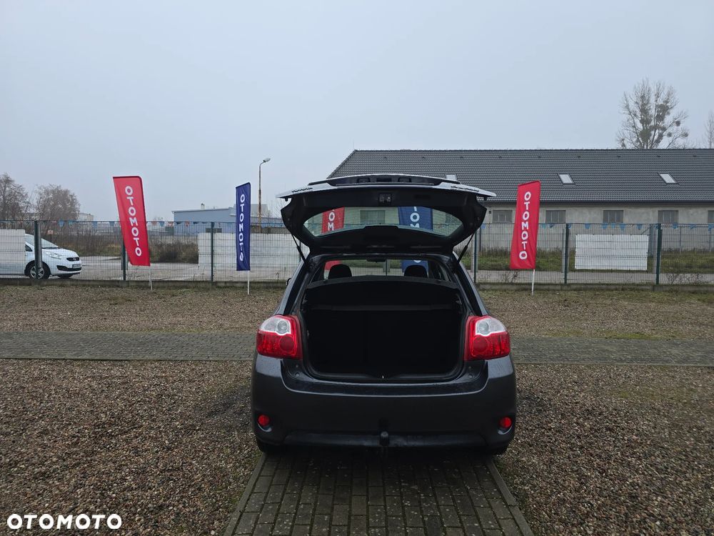 Toyota Auris 1.4 D-4D Luna - 11