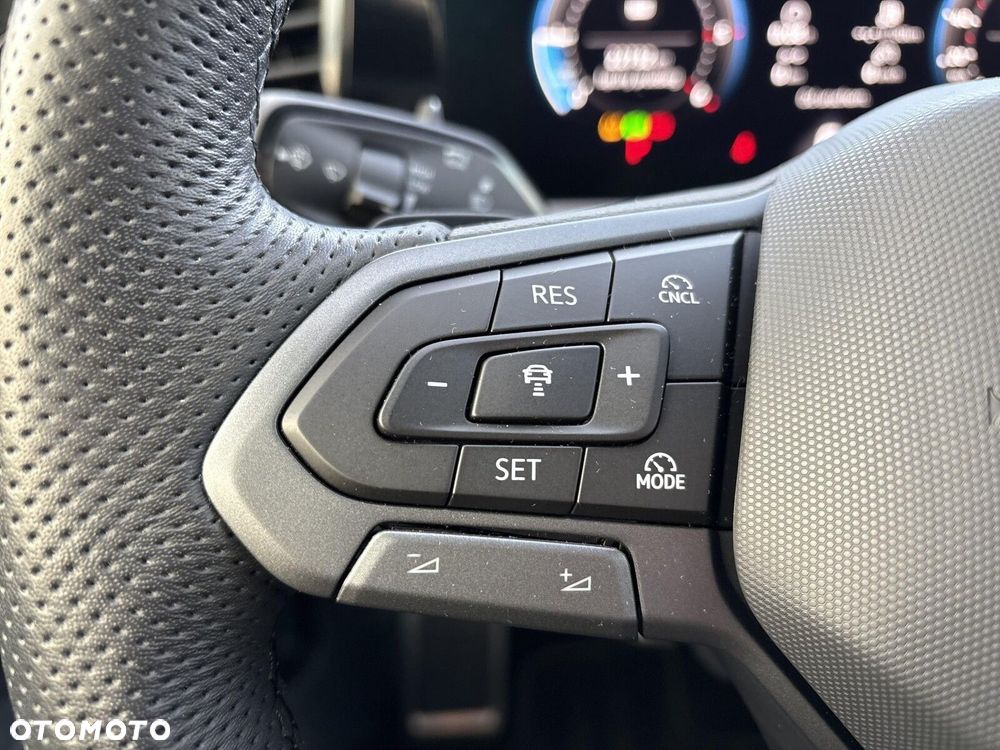 Volkswagen Passat - 13