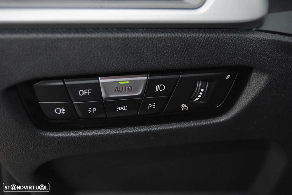 BMW 318 d Touring Advantage - 22