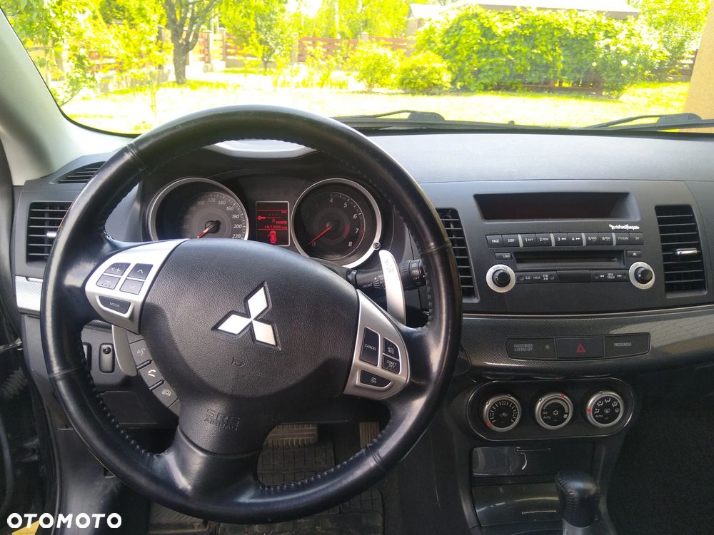 Mitsubishi Lancer 1.8 Intense CVT - 9