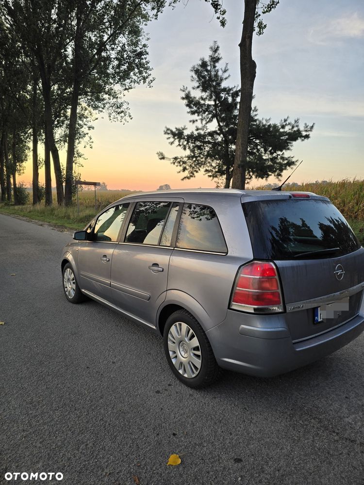 Opel Zafira - 1