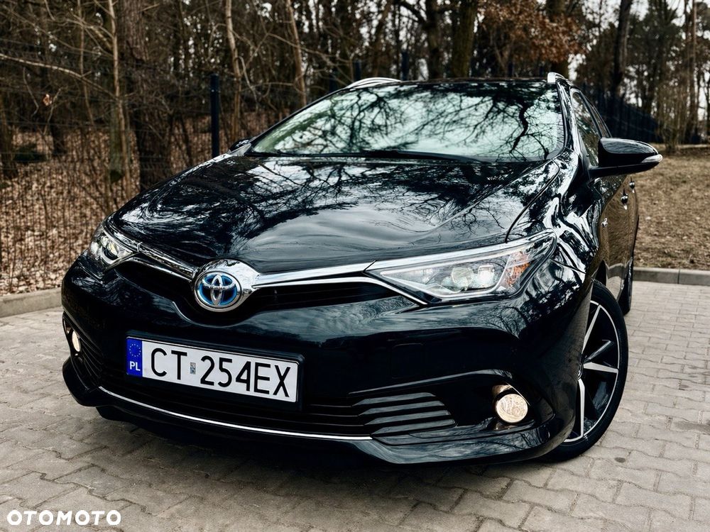 Toyota Auris 1.8 HSD Luna - 1
