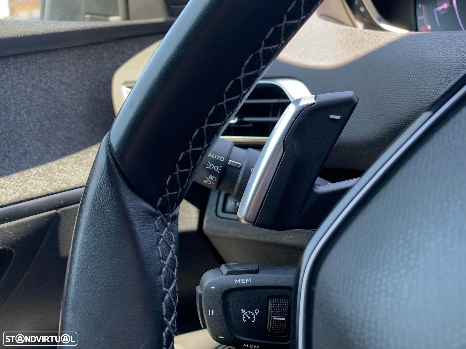 Peugeot 3008 1.5 BlueHDi Allure Pack EAT8 - 21