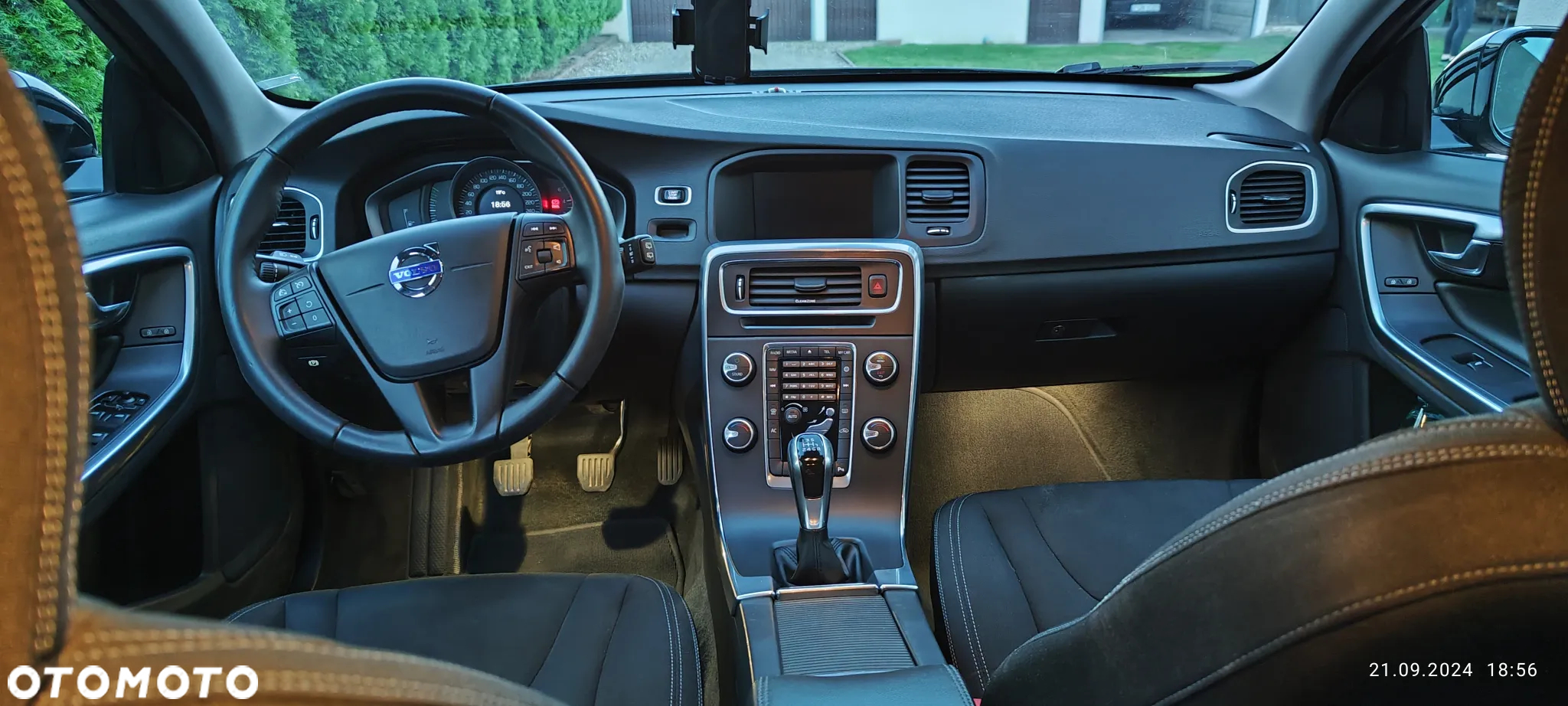 Volvo V60 Cross Country - 8