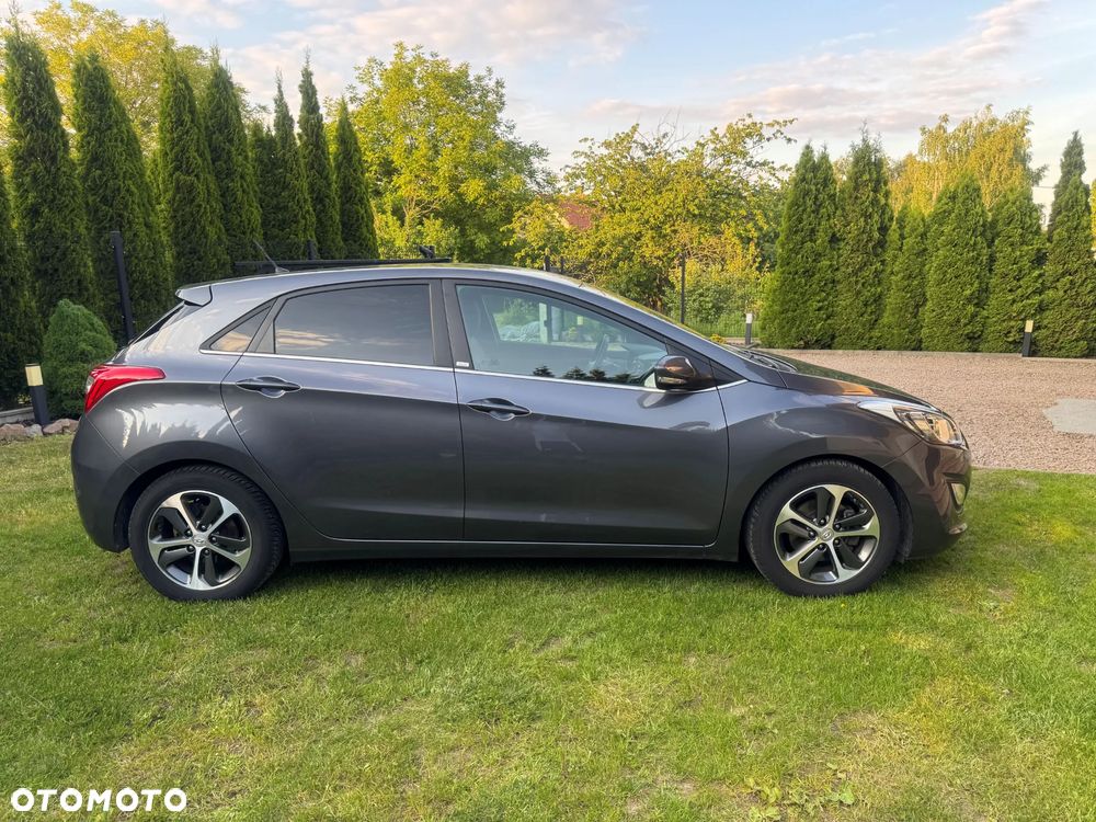 Hyundai i30 blue 1.4 Passion - 4