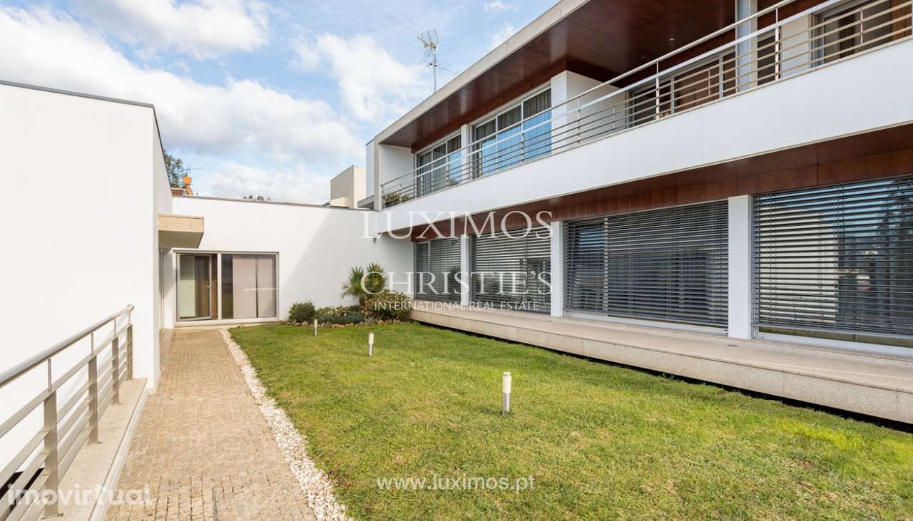 Moradia V4+1 com piscina e jardim, para venda, em Guimarães - Grande imagem: 2/19