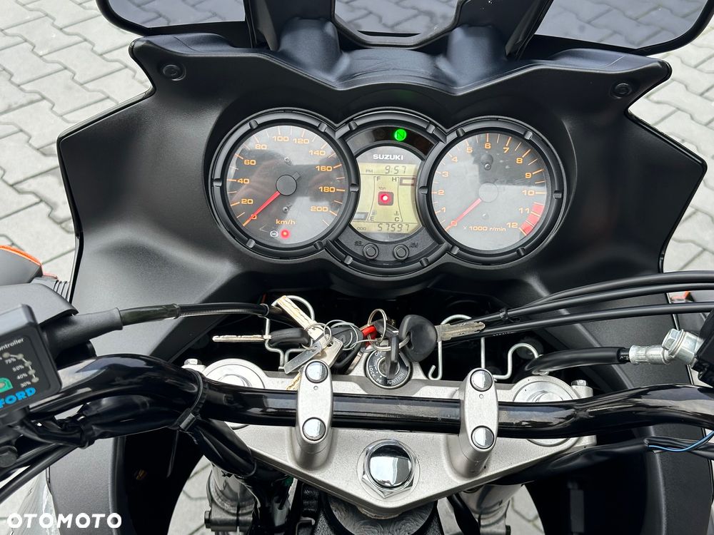 Suzuki V-STROM - 25