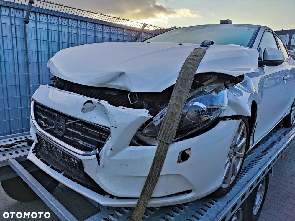 Volvo V40 D3 Kinetic - 19