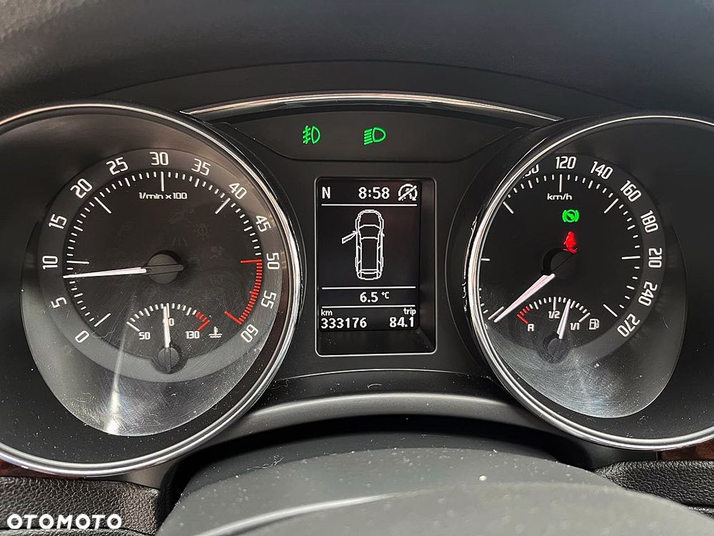 Skoda Superb 2.0 TDI 4x4 L&K DSG - 18