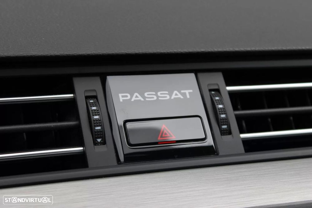 VW Passat 2.0 TDI Elegance - 27