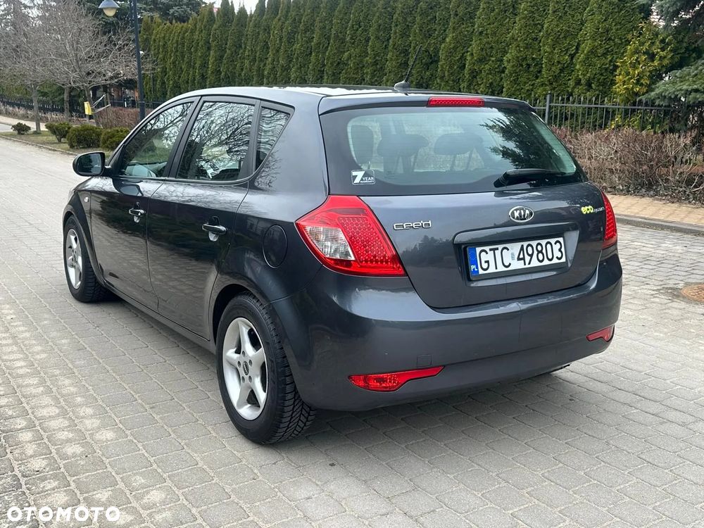 Kia Ceed 1.6 CRDi 90 Vision - 4