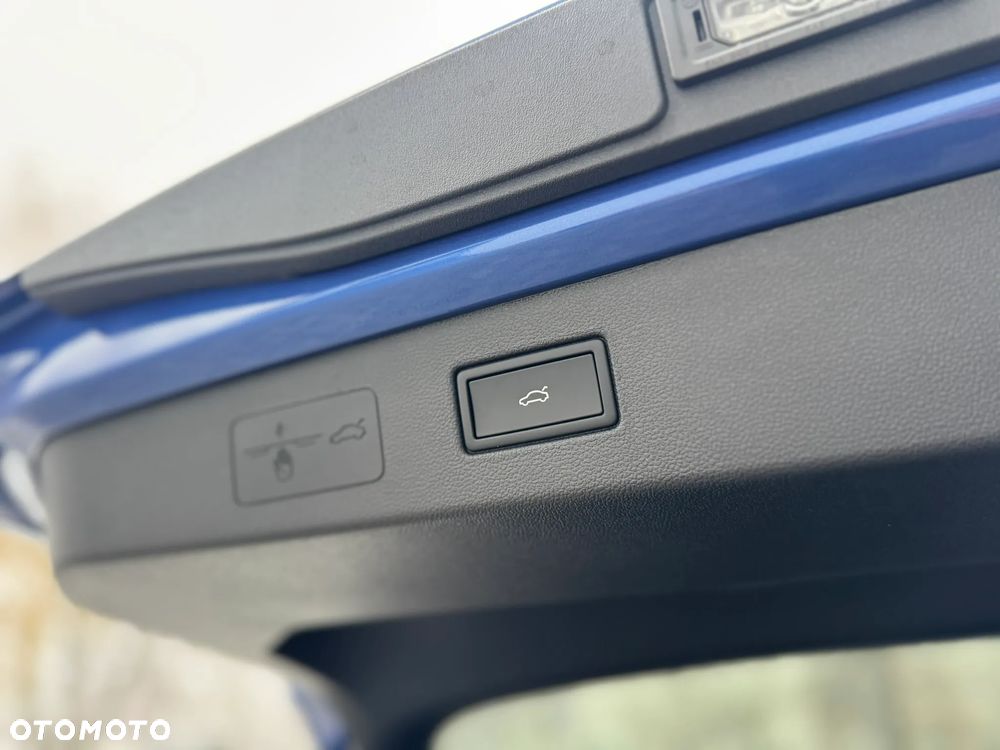 Volkswagen T-Roc 1.5 eTSI OPF DSG R-Line - 31