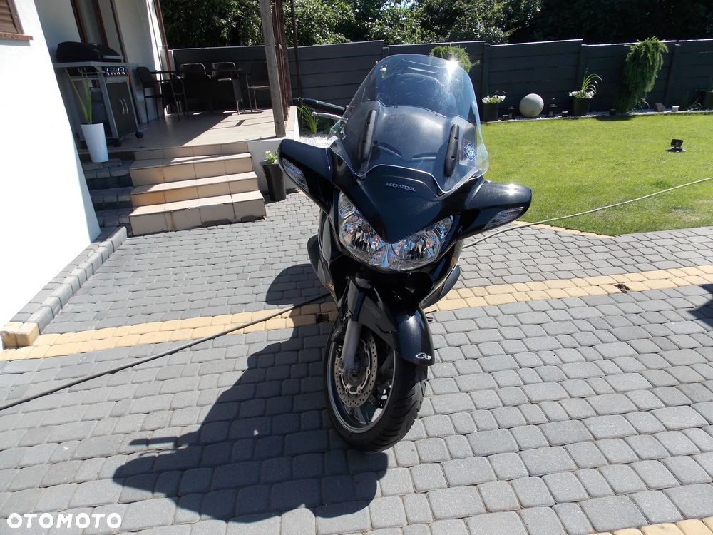 Honda ST - 6