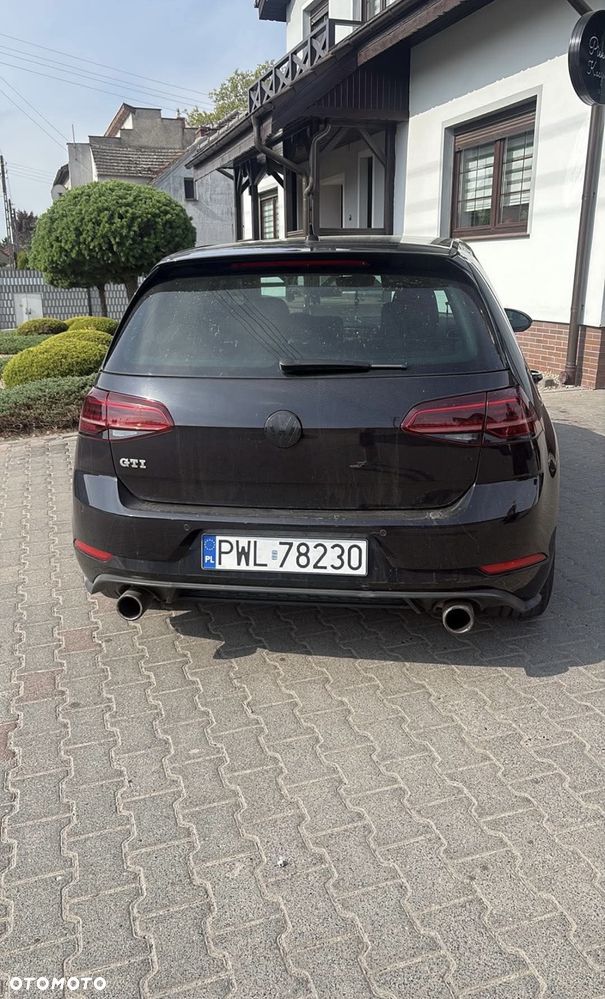 Volkswagen Golf - 2