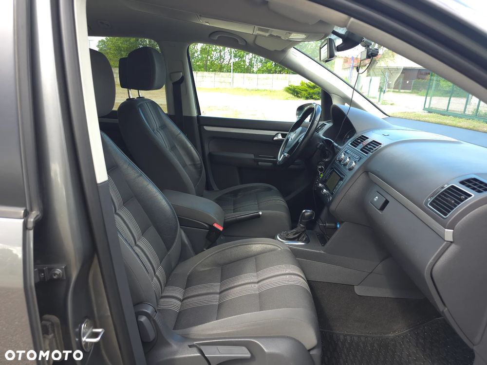 Volkswagen Touran 1.6 TDI DPF BlueMotion Technology DSG MATCH - 16