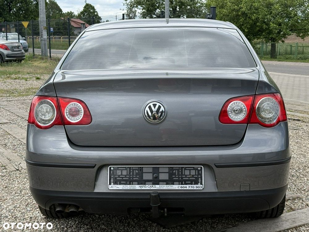 Volkswagen Passat - 16