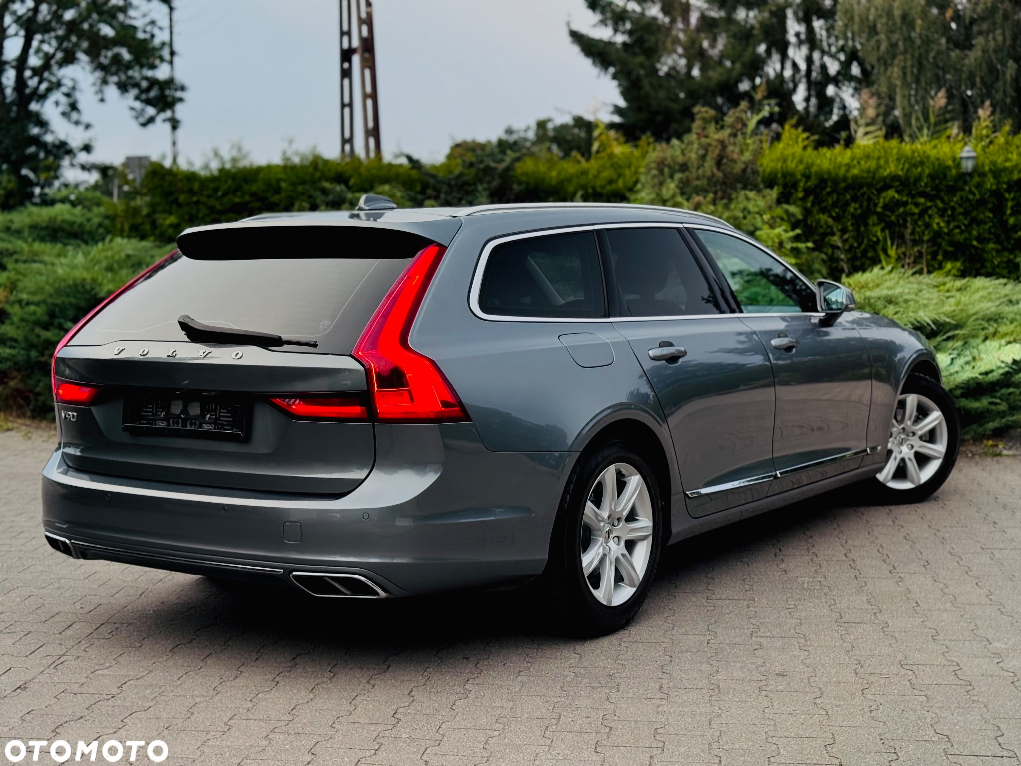 Volvo V90 D3 Geartronic Momentum Pro - 24