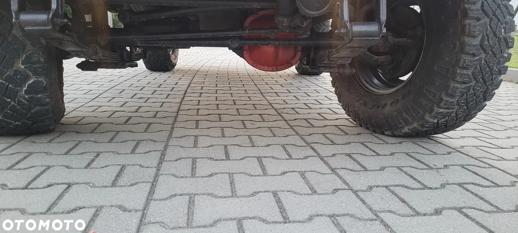 Jeep Wrangler 2.5L - 25
