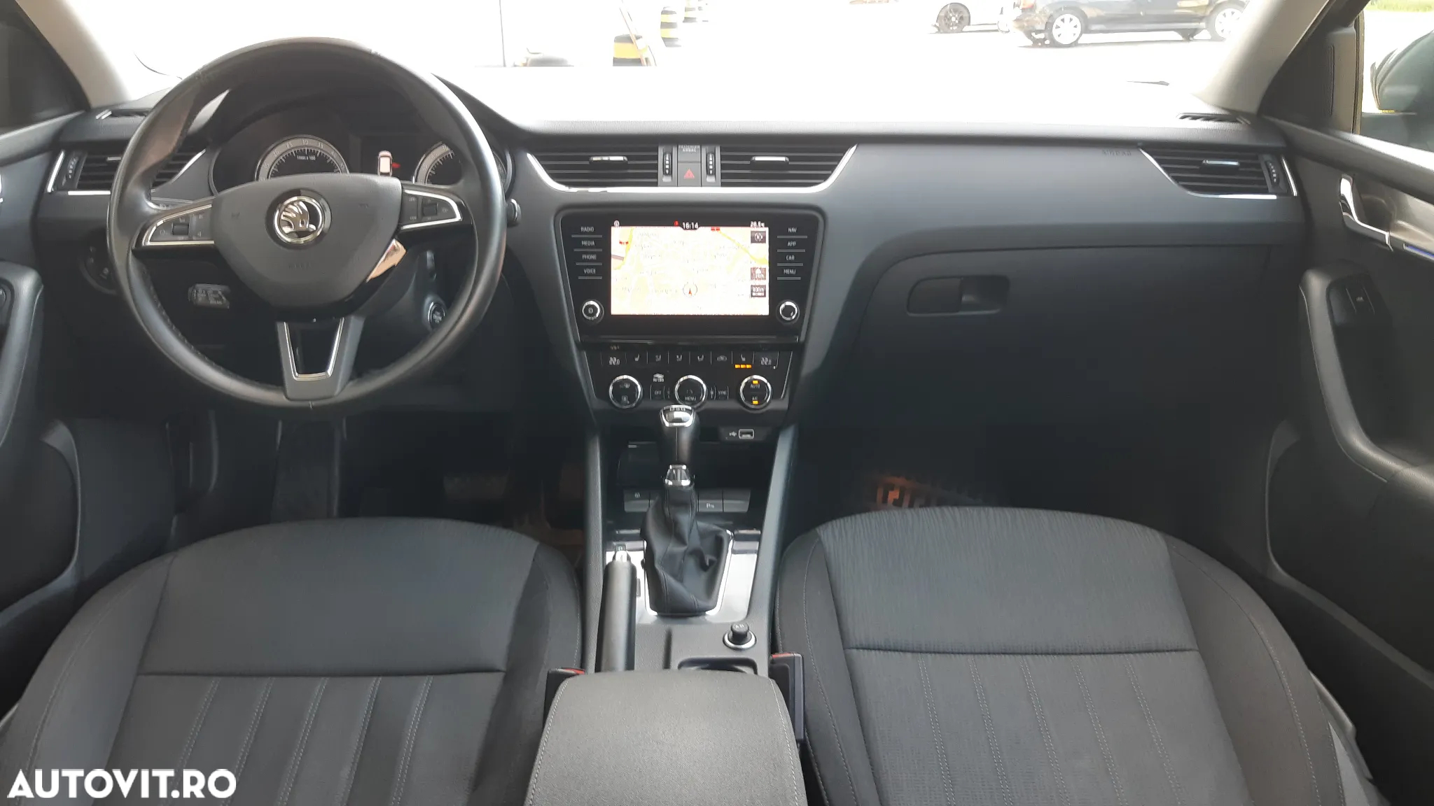 Skoda Octavia 2.0 TDI (Green tec) DSG Style - 8