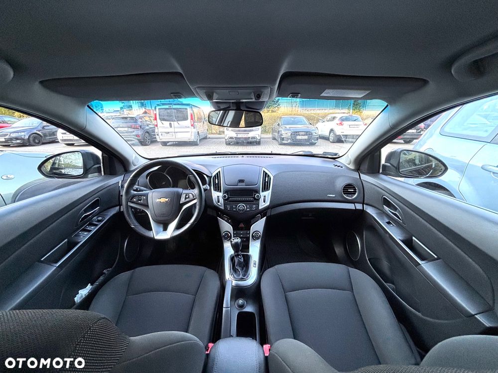 Chevrolet Cruze - 12