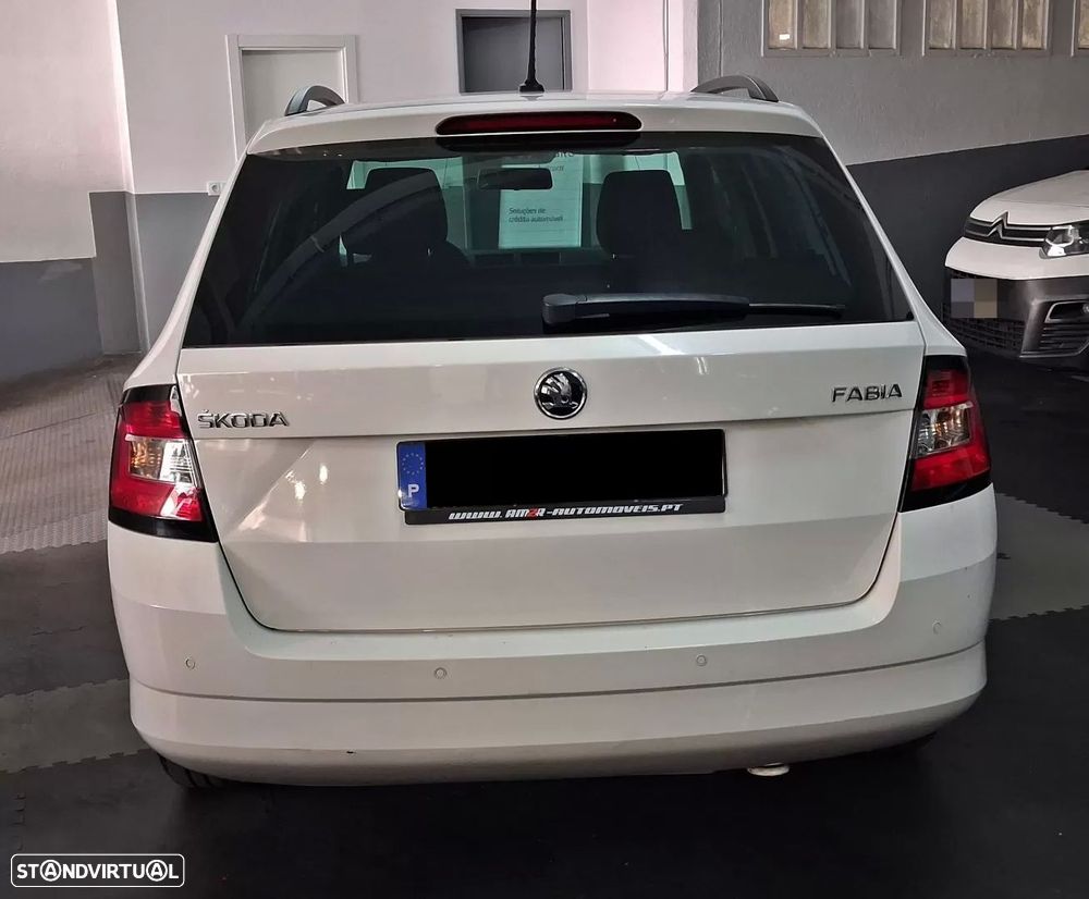 Skoda Fabia 1.0 Ambition — fotografia 5
