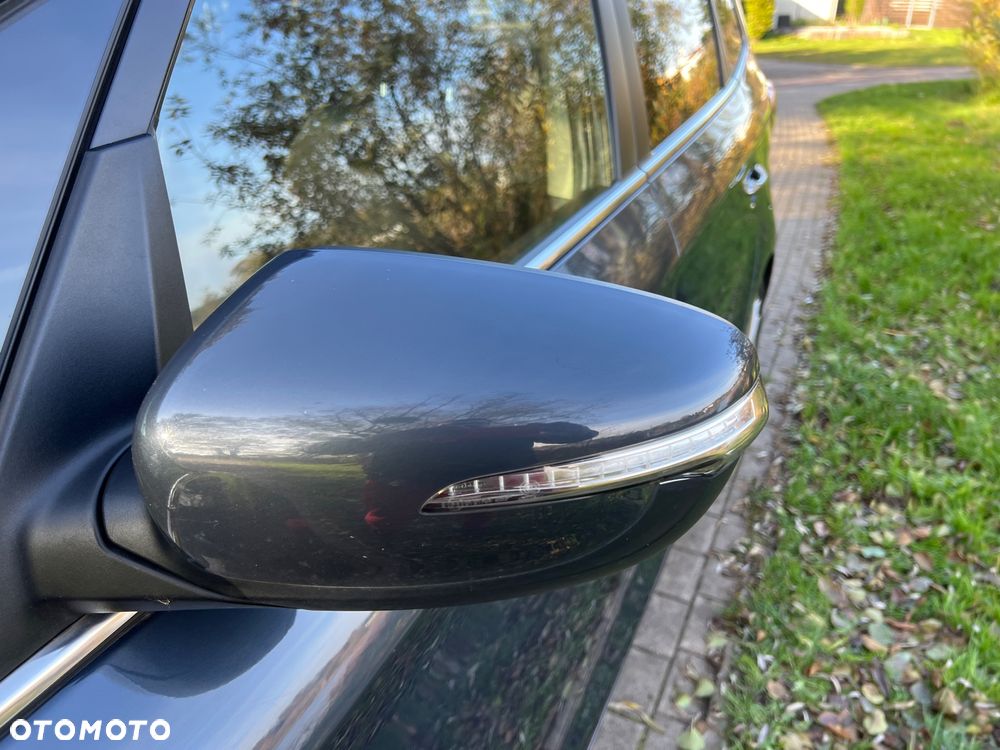 Kia Carens 1.7 CRDi L DCT - 28