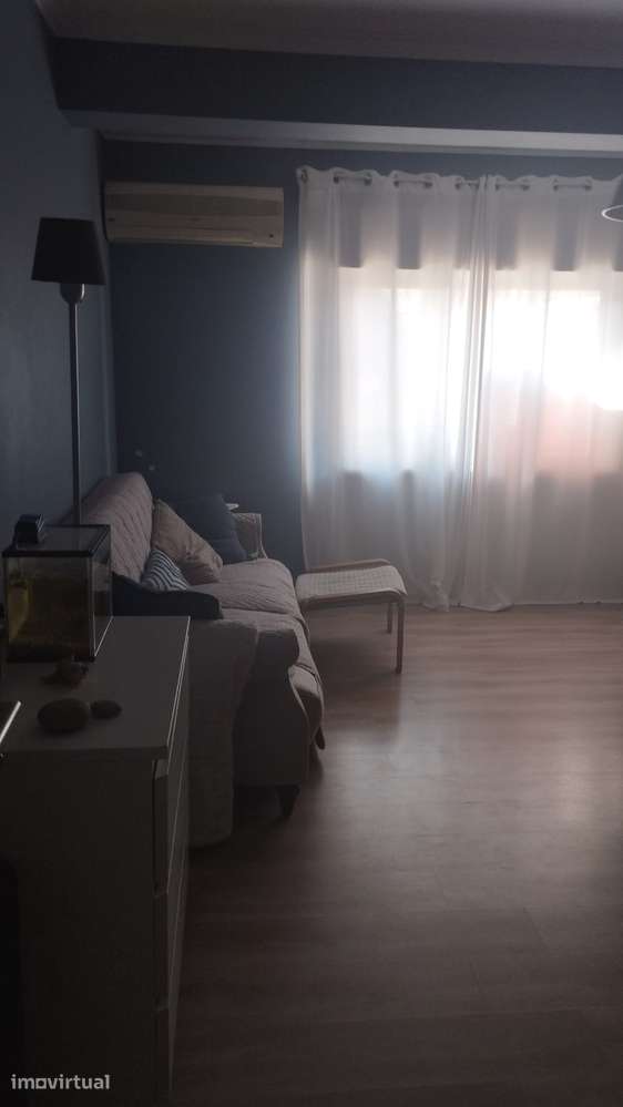 Apartamento T2 com varanda e ar condicionado - Grande imagem: 4/7