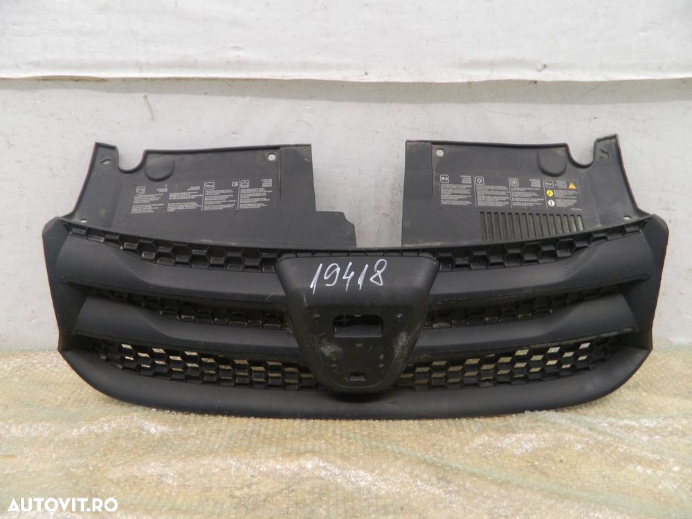 Grila radiator, Dacia Logan/Sandero 2, 2012, 2013, 2014, 2015, 2016, 62310397R. - 2