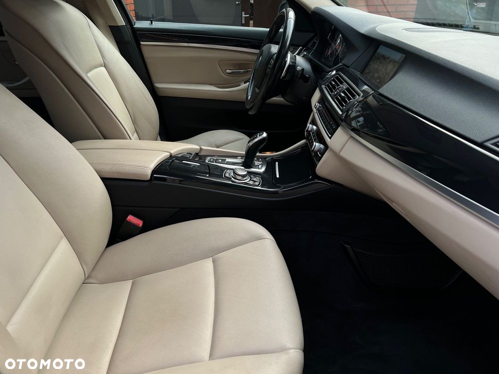 BMW Seria 5 520d Luxury Line - 10