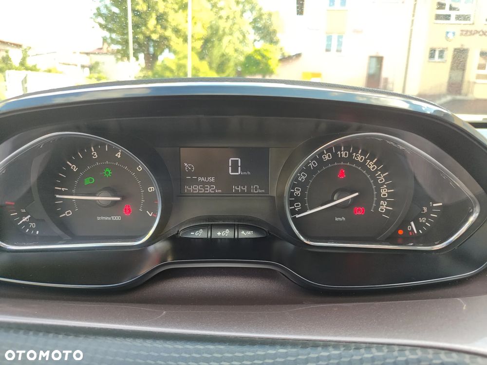 Peugeot 2008 PureTech 82 Allure - 25