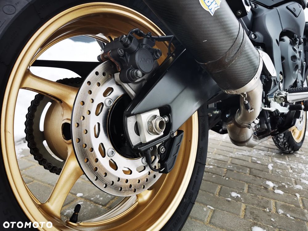 Yamaha FZ8 - 17