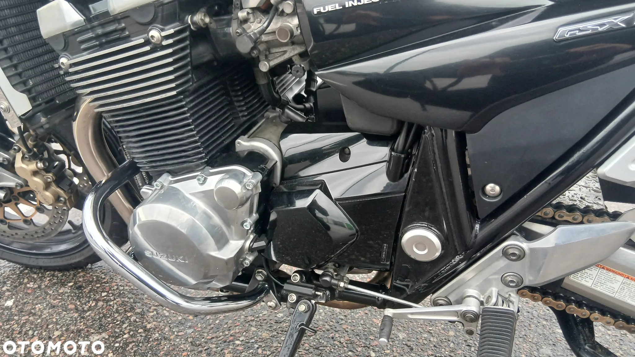 Suzuki GSX - 12