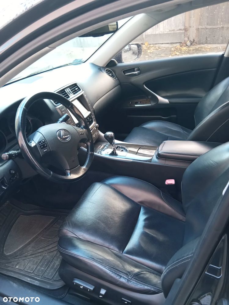 Lexus IS 250 Prestige - 8