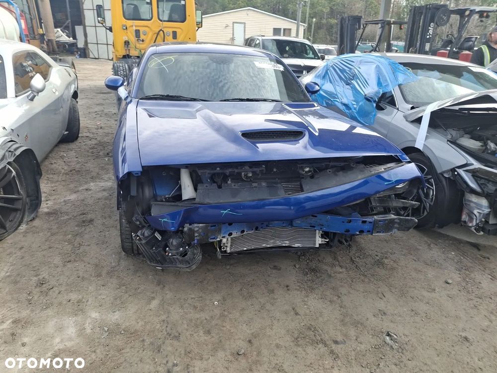 Dodge Challenger - 4