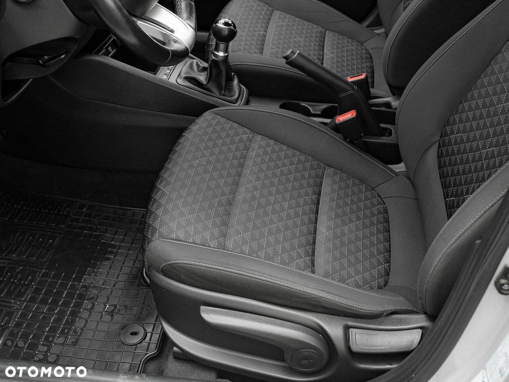 Kia Rio - 14