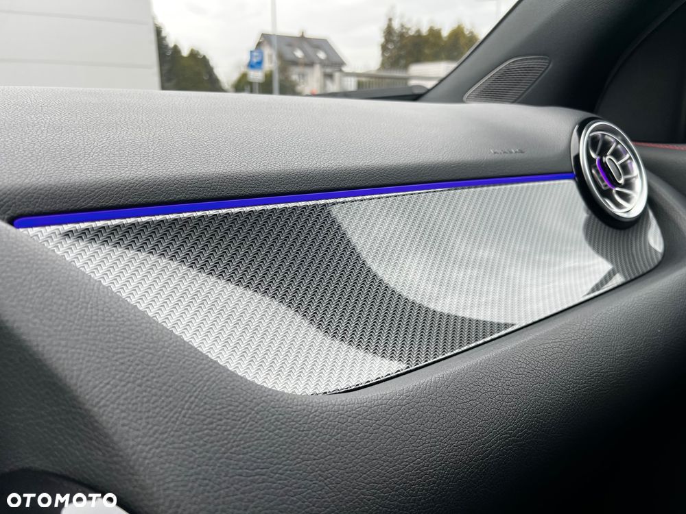 Mercedes-Benz GLA 250 4Matic 7G-DCT AMG Line - 14