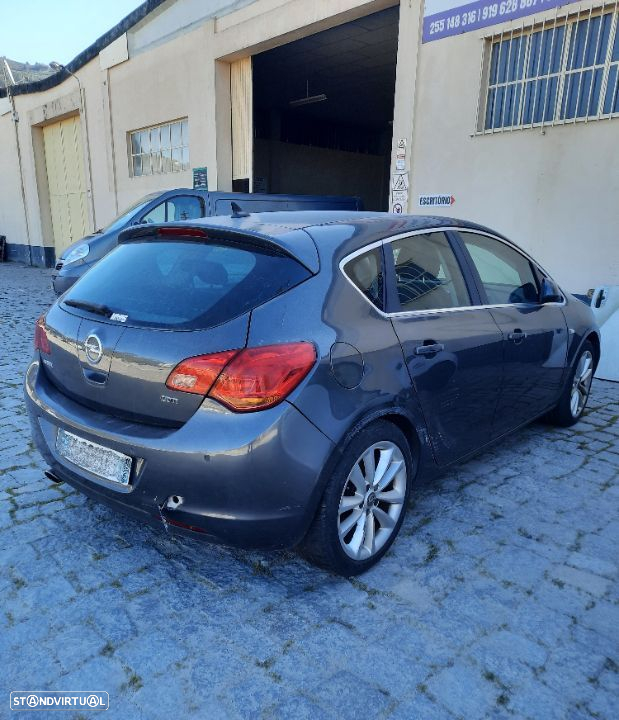 Opel Astra J 2.0 Cdti 2010 para Peças - 5