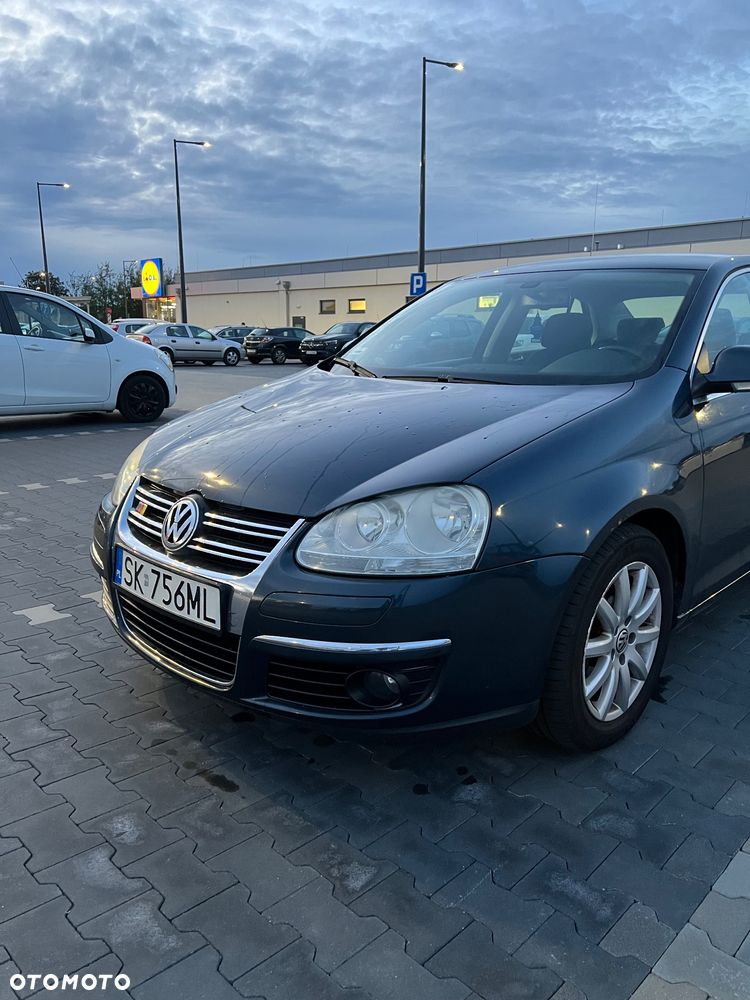 Volkswagen Jetta 1.9 TDI Trendline - 5