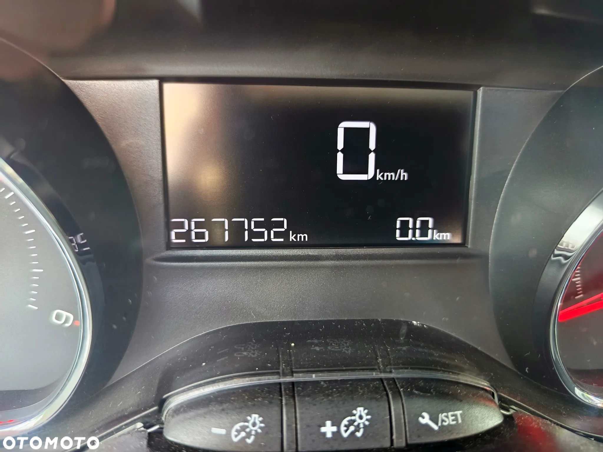 Peugeot 208 - 3