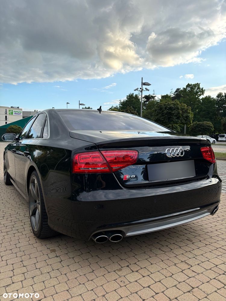 Audi S8 - 11