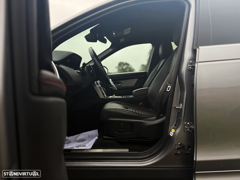 Land Rover Discovery Sport P300e R-Dynamic SE - 9